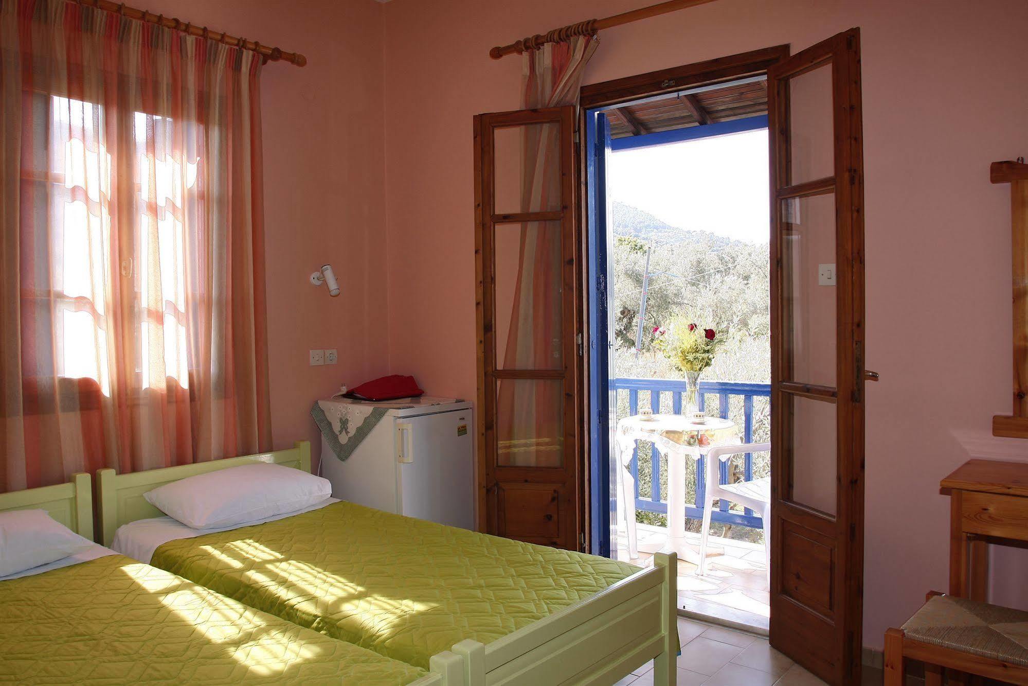 Rastoni Guest House Skopelos Экстерьер фото
