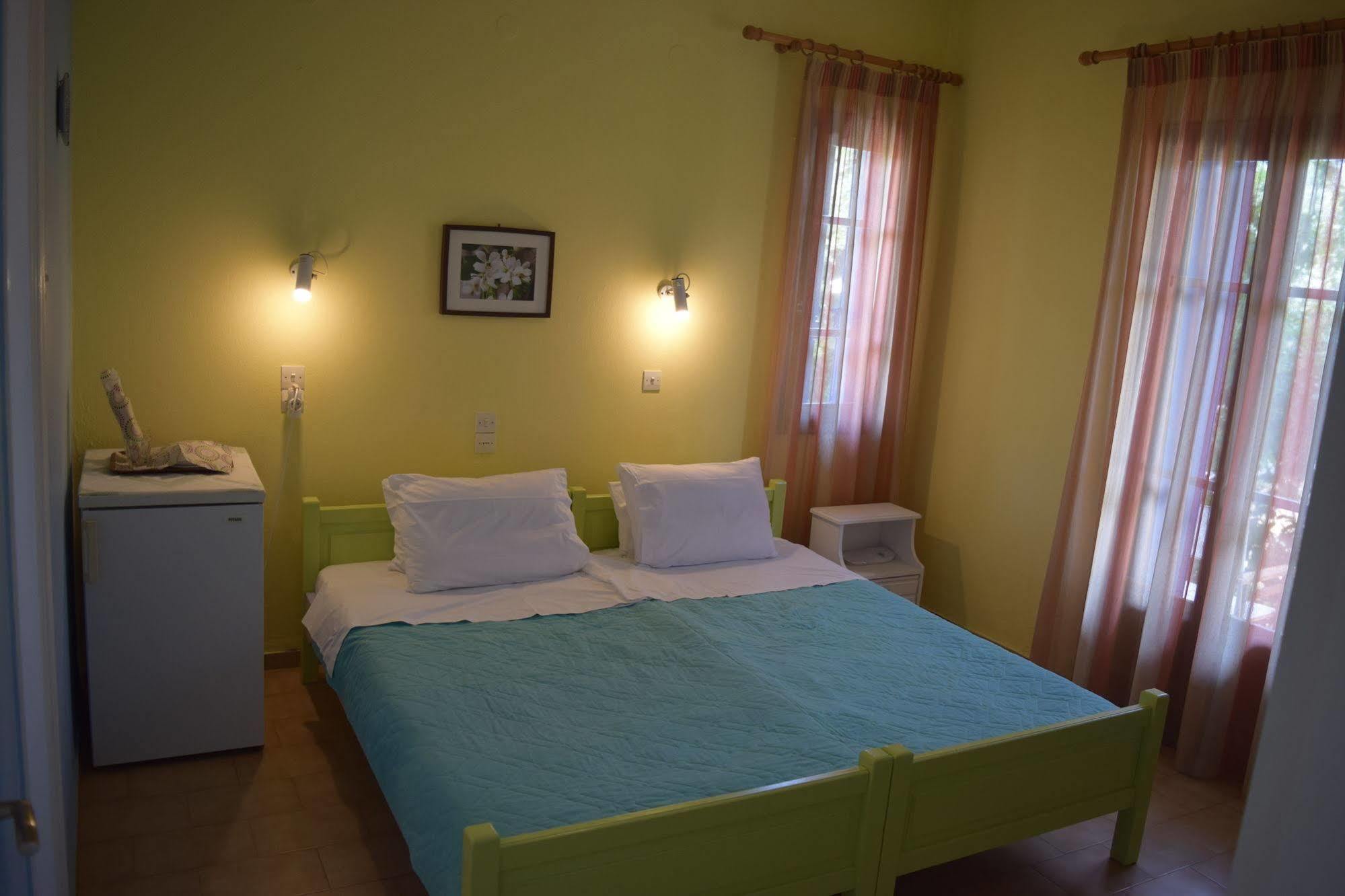 Rastoni Guest House Skopelos Экстерьер фото