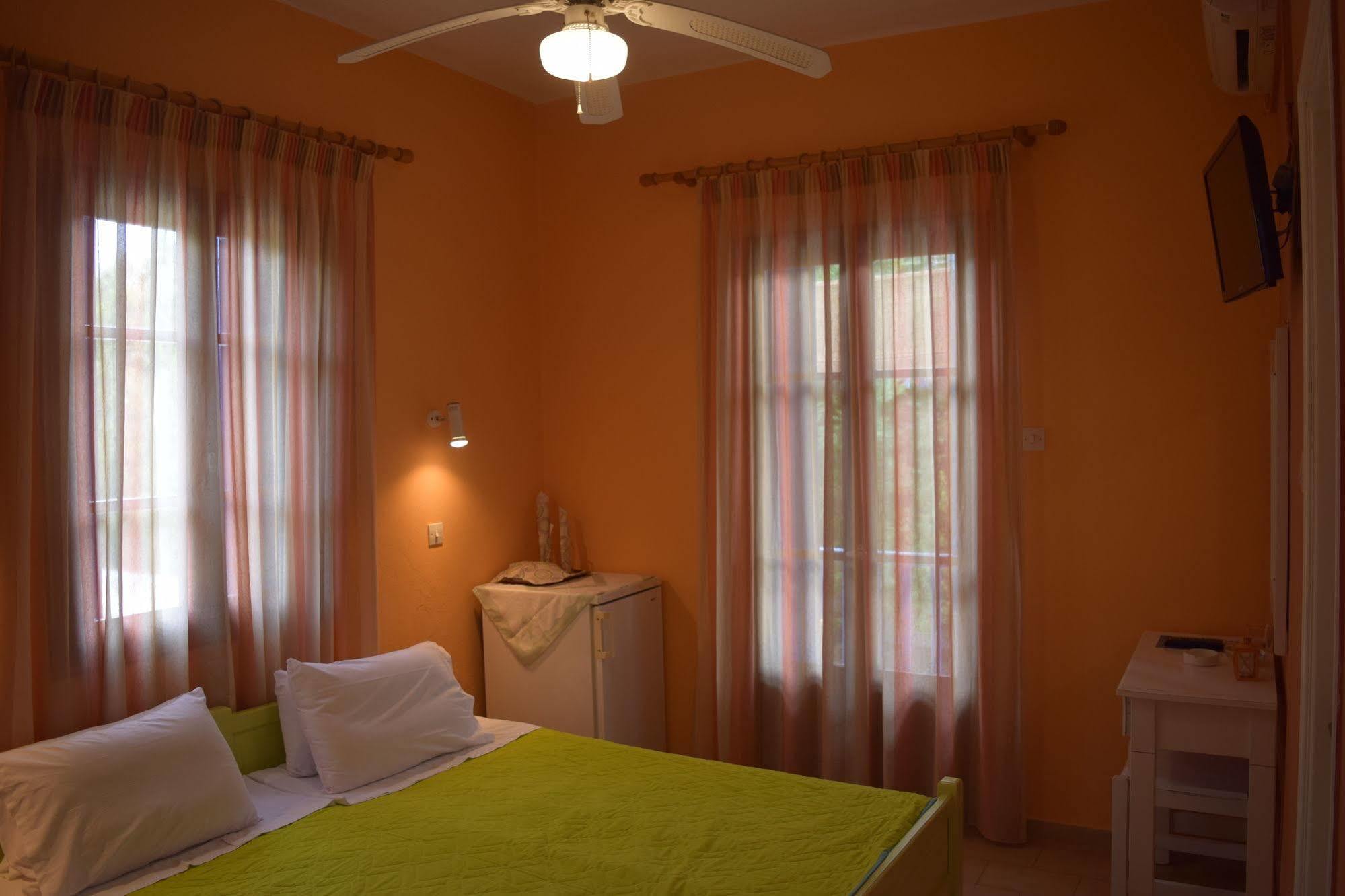 Rastoni Guest House Skopelos Экстерьер фото